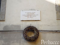 、「Maria Maddalena de'Pazzi（マリア・マッダレーナ・デ・パッツィ）が住み、亡くなった」という碑